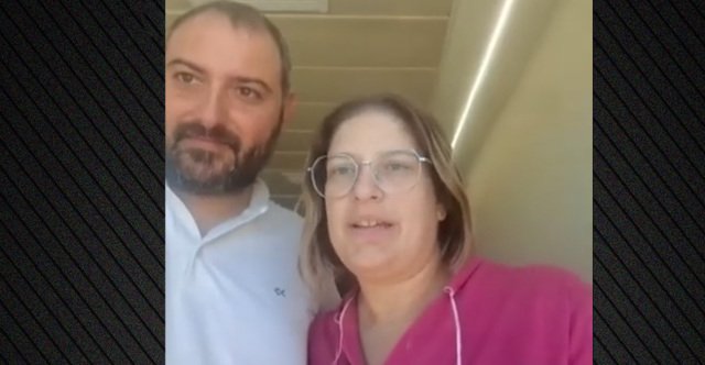 «Γύρισα το κάθισμα και απλά τράβηξα το παιδί» λέει η μητέρα από το Ηράκλειο που γέννησε μέσα στο αυτοκίνητο