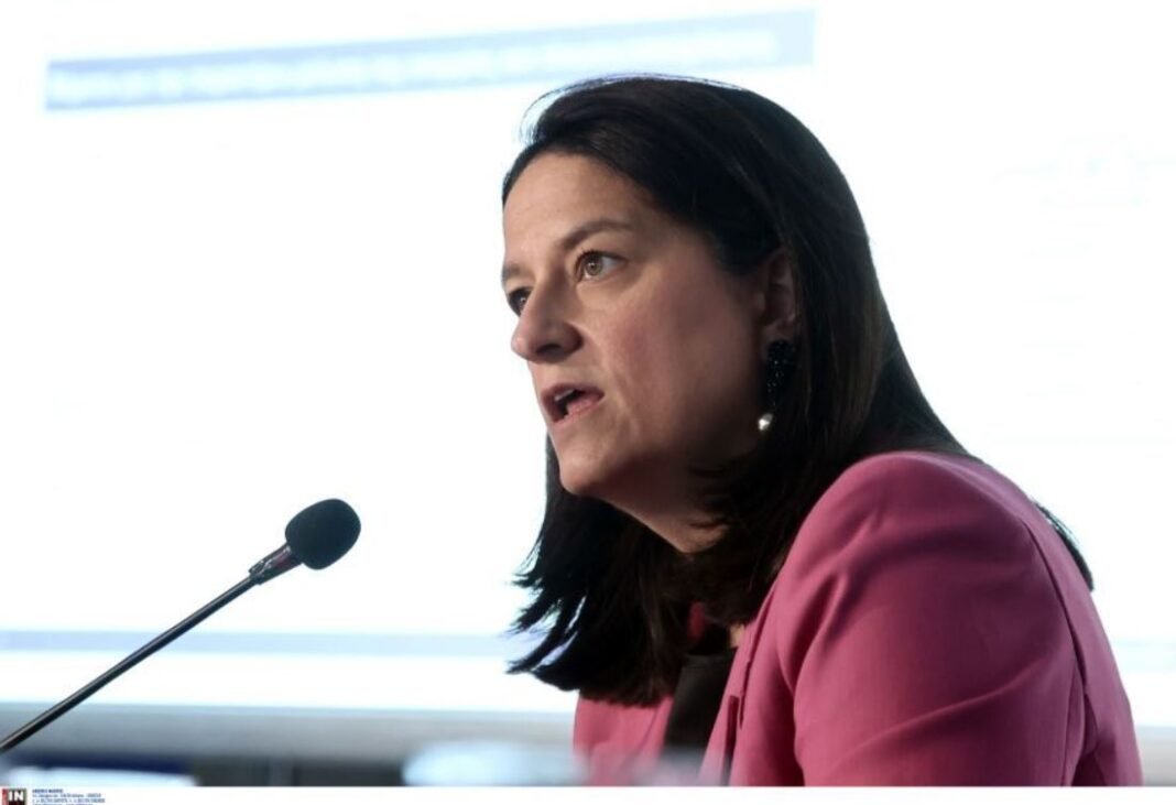 Νίκη Κεραμέως: Έτσι θα αυξηθούν οι μισθοί – Επανέρχονται οι συλλογικές συμβάσεις