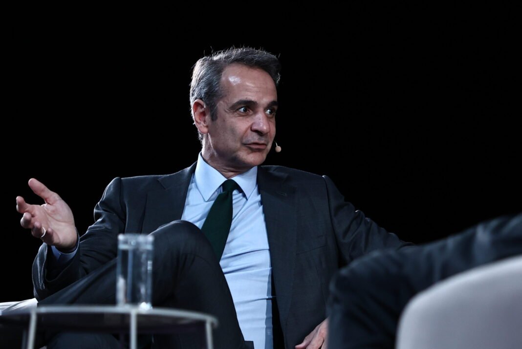 Μητσοτάκης-για-Τσίπρα:-«Θα-μπαίνατε-σε-ένα-καράβι-που-ο-καπετάνιος-το-έστειλε-στα-βράχια-και-έριξε-την-ευθύνη-στο-πλήρωμα;»