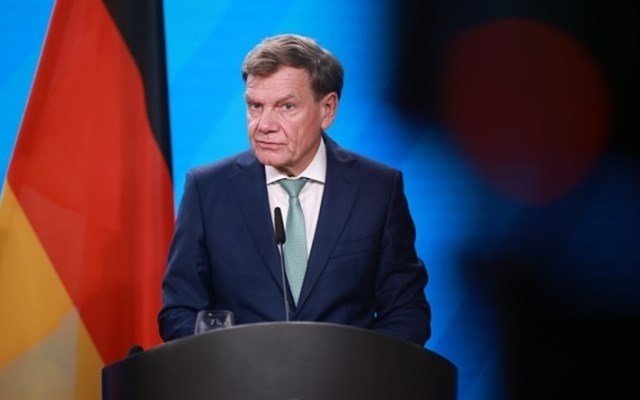 Βάντεφουλ για δημοσιοποίηση της νέας αμυντικής στρατηγικής των ΗΠΑ: Το Βερολίνο δεν έχει ανάγκη “συμβουλές από το εξωτερικό”