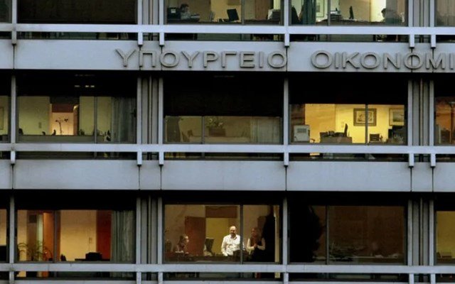 Τα οφέλη από την νέα πρόωρη αποπληρωμή χρέους – “Ανάσα” στον Προϋπολογισμό 135 εκατ. ευρώ το χρόνο