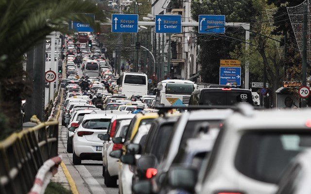 Κ. Κεπαπτσόγλου (καθηγητής ΕΜΠ): Χίλια ευρώ το χρόνο επιβαρύνει το κυκλοφοριακό κάθε Αθηναίο οδηγό