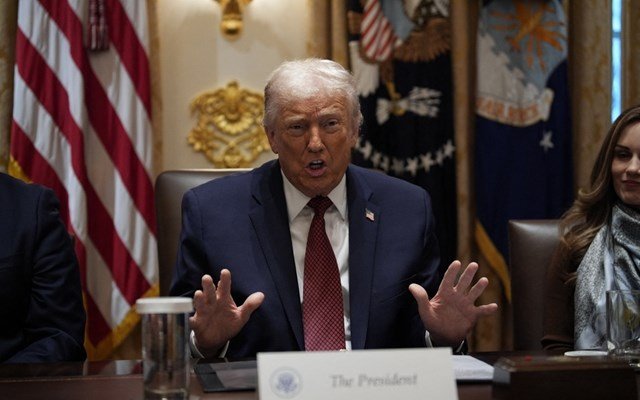 Τραμπ:-Οι-ΗΠΑ-θα-επιτρέψουν-στην-nvida-να-στείλει-τα-τσιπ-h200-στην-Κίνα