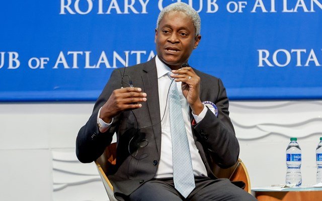 Μπόστιτς (Fed): Καμπανάκι για νέες μειώσεις των επιτοκίων, ο πληθωρισμός παραμένει υψηλός