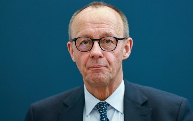 Μερτς: “Πολύ άσχημο” το κλίμα στη χώρα – Δραματική η οικονομική κατάσταση σε δήμους και κοινότητες