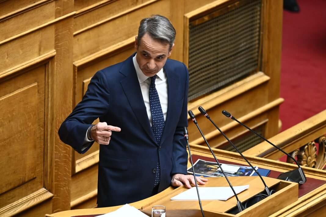 Προϋπολογισμός 2026: Τα μηνύματα από την ομιλία Μητσοτάκη και τα «καρφιά» με πολλαπλούς αποδέκτες