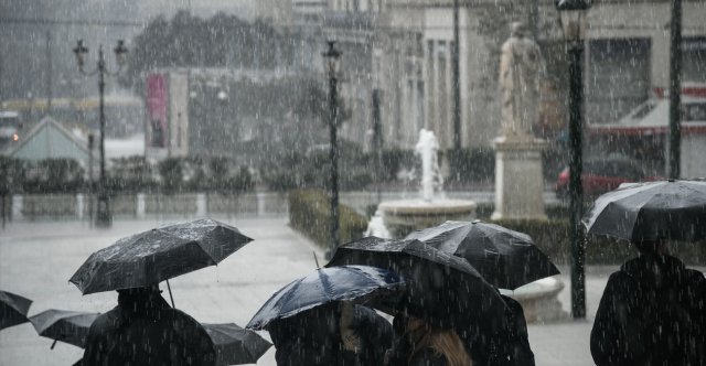 Έρχεται κακοκαιρία από το Σάββατο 20/12 με βροχές και πτώση της θερμοκρασίας, ποιες περιοχές επηρεάζονται – Οι πρώτες εκτιμήσεις για τα Χριστούγεννα