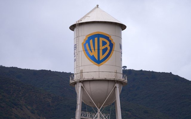 Η Warner Bros απορρίπτει την πρόταση επιθετικής εξαγοράς ύψους 108,4 δισ. δολαρίων της Paramount