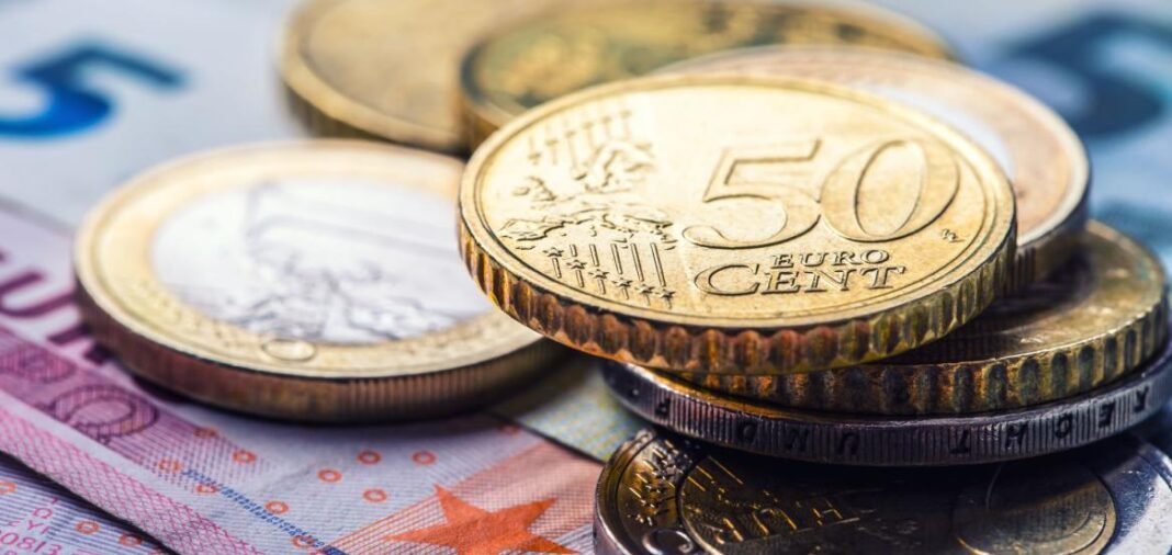 Γραφείο Προϋπολογισμού Βουλής: Πάνω και από 4% του ΑΕΠ το πρωτογενές πλεόνασμα το 2025