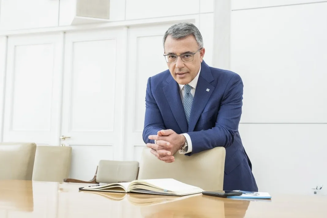 alpha-bank:-deal-με-τη-universal-του-κυπριακού-ομίλου-photos-photiades-–-Συγχωνεύονται-με-την-altius-ασφαλιστική