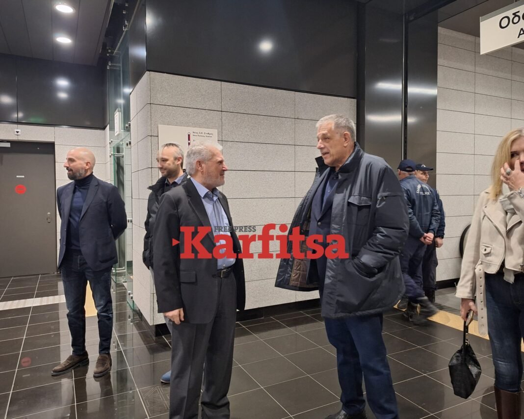 Θεσσαλονίκη: Μεταμεσονύχτια βόλτα του Νίκου Ταχιάου στο μετρό, λόγω της 24ωρης λειτουργίας – «Ελπίζω να αποδώσει το μέτρο αυτό», δείτε φωτογραφίες και βίντεο Θεσσαλονίκη:-Μεταμεσονύχτια-βόλτα-του-Νίκου-Ταχιάου-στο-μετρό,-λόγω-της-24ωρης-λειτουργίας-–-«Ελπίζω-να-αποδώσει-το-μέτρο-αυτό»,-δείτε-φωτογραφίες-και-βίντεο