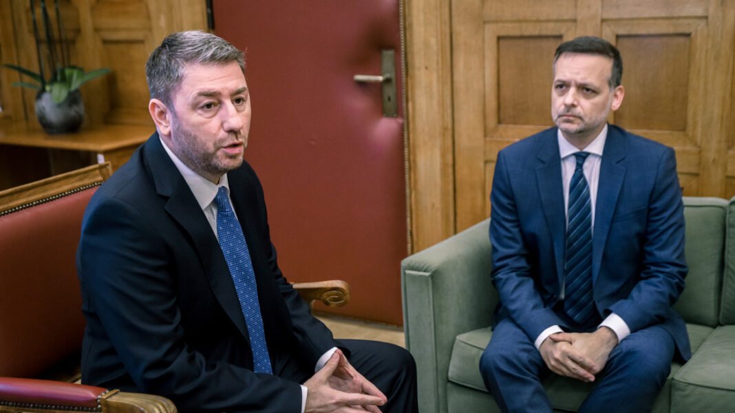 Μύλος στο ΠΑΣΟΚ με την πρόταση Δούκα να βγαίνουν οι λίστες των υποψηφίων βουλευτών με προκριματικές εκλογές