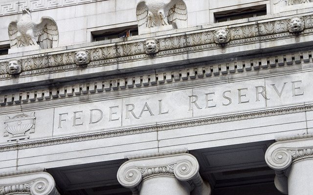 ΗΠΑ: Βαθιά διχασμένοι οι αξιωματούχοι της Fed στη συνεδρίαση του Δεκεμβρίου