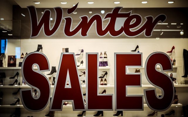 Ανοικτά-τα-εμπορικά-σήμερα,-πρώτη-Κυριακή-των-χειμερινών-εκπτώσεων