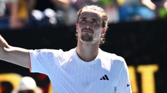 Australian Open: Φίλαθλος έκανε… πρόταση γάμου στον Ζβέρεφ μετά τον αγώνα του, δείτε βίντεο australian-open:-Φίλαθλος-έκανε…-πρόταση-γάμου-στον-Ζβέρεφ-μετά-τον-αγώνα-του,-δείτε-βίντεο