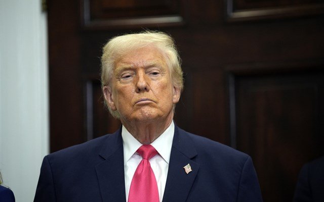 Τραμπ-για-ενδεχόμενο-χρήσης-βίας-στη-Γροιλανδία:-“Ουδέν-σχόλιον”-–-Αμετακίνητος-για-την-επιβολή-δασμών-στην-Ευρώπη