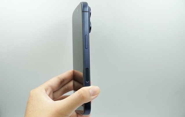 Αποκάλυψη-για-το-κουμπί-κάμερας-στα-iphone-–-Πώς-ενεργοποιούνται-οι-κρυφές-λειτουργίες-του