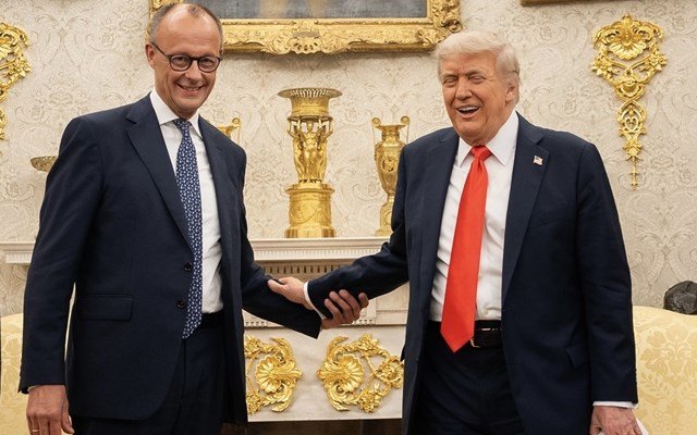 Μερτς-Τραμπ:-Στο-Νταβός-για-“ανακωχή-των-δασμών”