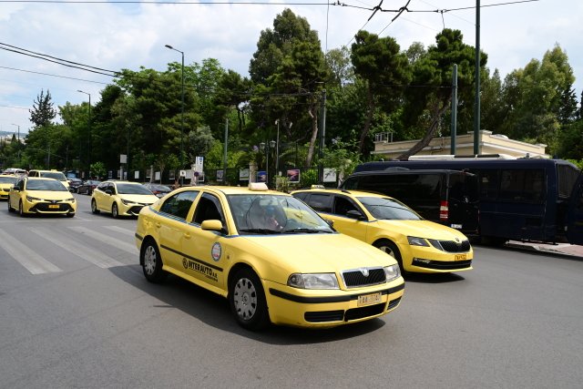 Απεργία-ταξί-σήμερα-και-αύριο-στην-Αττική,-τι-ζητάει-ο-ΣΑΤΑ