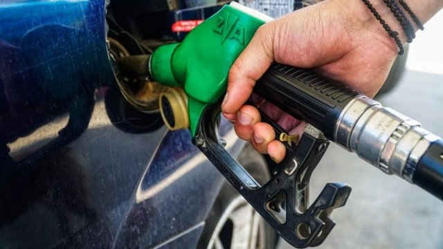 Μεγάλη-επιχείρηση-του-ελληνικού-fbi-για-πρατήρια-που-έκλεβαν-καύσιμα-σε-όλη-την-Ελλάδα,-δέκα-συλλήψεις