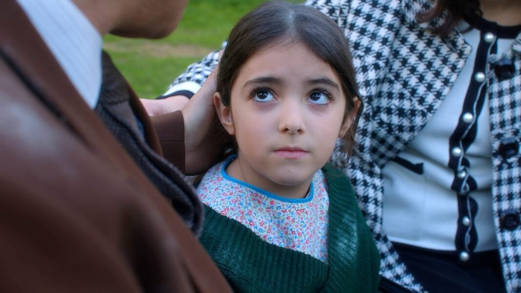 Άγιος-έρωτας:-Η-μικρή-Ελευθερία-μαθαίνει-τους-αληθινούς-της-γονείς-Καθηλώνει-το-αποψινό-επεισόδιο