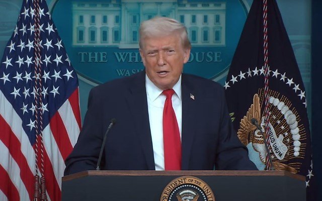 Τραμπ:-Έχουμε-την-πιο-καυτή-χώρα-στον-κόσμο-–-Η-Μαρία-Ματσάδο-θα-μπορούσε-να-εμπλακεί-στη-διακυβέρνηση-της-Βενεζουέλας