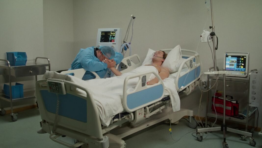 Μιχαήλ-Ταμπακάκης-για-το-“Να-μ’αγαπάς”:-“Ο-Ορφέας-θα-ξυπνήσει-και-δεν-θα-θυμάται-τίποτα