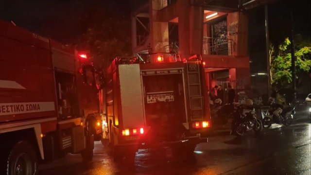 Φωτιά-σε-εγκαταλελειμμένο-κτίριο-στην-Καλλιθέα