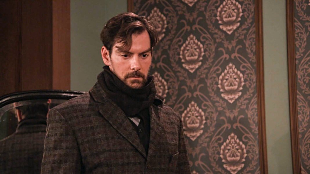 grand-hotel:-Ο-Ρήγας-αποκαλύπτει-στον-Πέτρο-ότι-Αλίκη-και-Άρης-είναι-εραστές