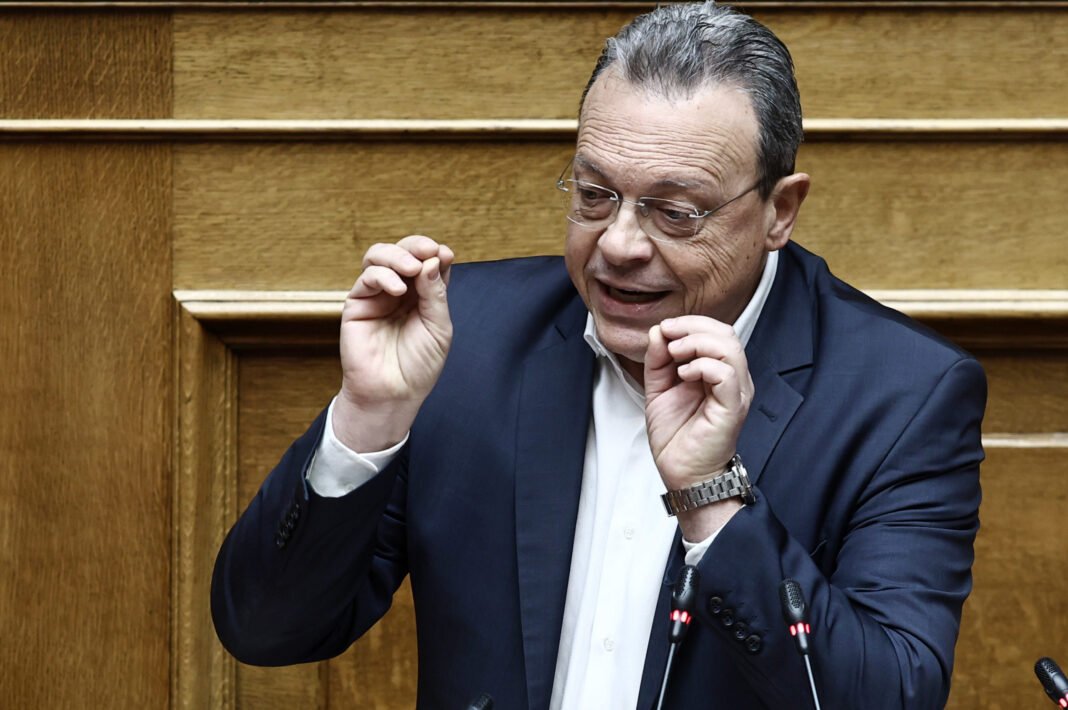 Βουλή-–-Φάμελλος:-Είναι-ντροπή-και-προσβολή-η-απουσία-του-Πρωθυπουργού-από-τη-συζήτηση-της-δικής-του-πρότασης