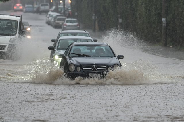 Πολύ μεγάλα ύψη βροχής στην Αττική: Πάνω από 140 χιλιοστά έπεσαν στου Παπάγου