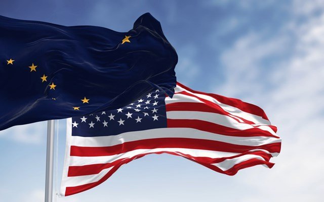 ΕΕ: Παγώνει τους δασμούς-αντίποινα 93 δισ. ευρώ στις ΗΠΑ μετά την υπαναχώρηση Τραμπ – “Μπορούν να επιβληθούν ανά πάσα στιγμή”, προειδοποιεί