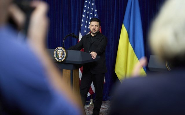 Corriere della Sera: Πρόταση στον Ζελένσκι να παραχωρήσει το Ντονμπάς με αντάλλαγμα 800 δισ. και εγγυήσεις ασφαλείας