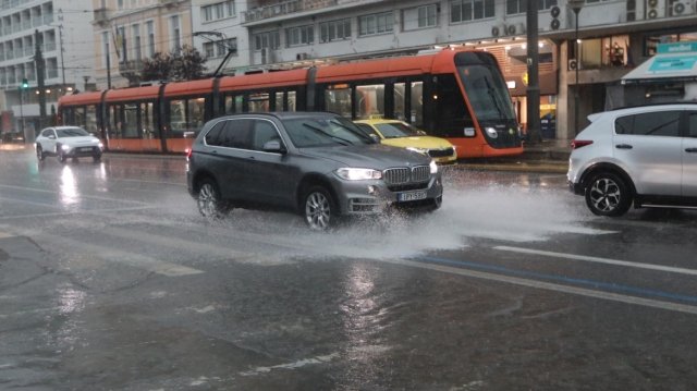 Καιρός:-Διαδοχικά-κύματα-κακοκαιρίας-βλέπουν-Μαρουσάκης,-Κολυδάς-και-Τσατραφύλλιας-–-Το-ένα-θα-είναι-αρκετά-έντονο-και-θα-επηρεαστεί-η-Αττική