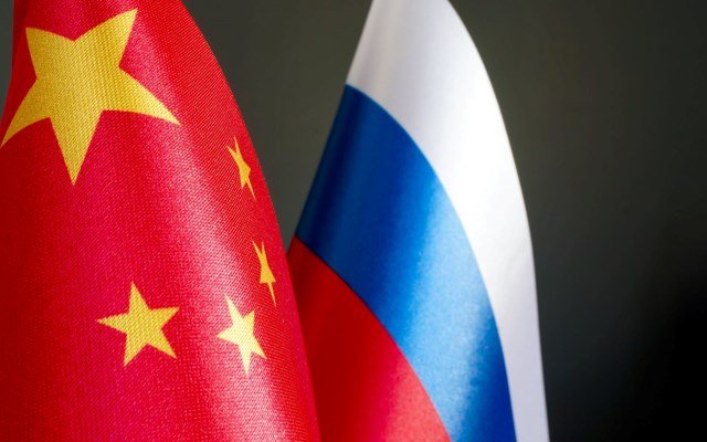 Η-Κίνα-επιδιώκει-στενότερους-αμυντικούς-δεσμούς-με-τη-Ρωσία