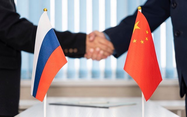 Πεκίνο και Μόσχα συμφωνούν σε στενότερους αμυντικούς δεσμούς