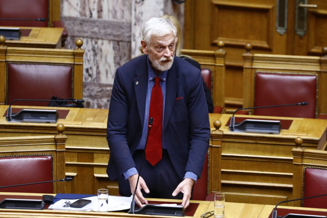 Λοβέρδος στο enikos.gr για το δυστύχημα στη Ρουμανία: «Είναι μία μεγάλη και φρικτή τραγωδία – Οι συγγενείς μπορούν να επικοινωνούν με την ελληνική Πρεσβεία»