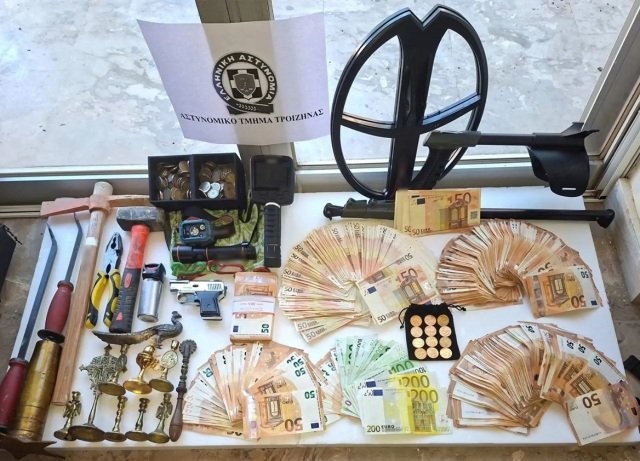 Συλλήψεις για διαρρήξεις και παράνομες έρευνες με ανιχνευτή μετάλλων για αρχαία στην Τροιζήνα