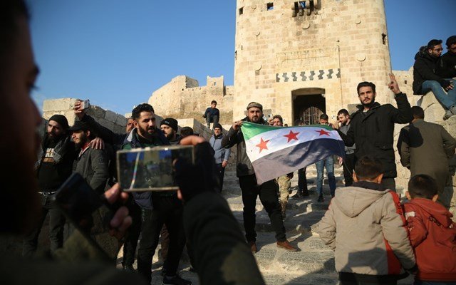 Συρία: Επαρχία απαγορεύει το μακιγιάζ στις γυναίκες που εργάζονται σε δημόσιες υπηρεσίες – Οργή στα social media