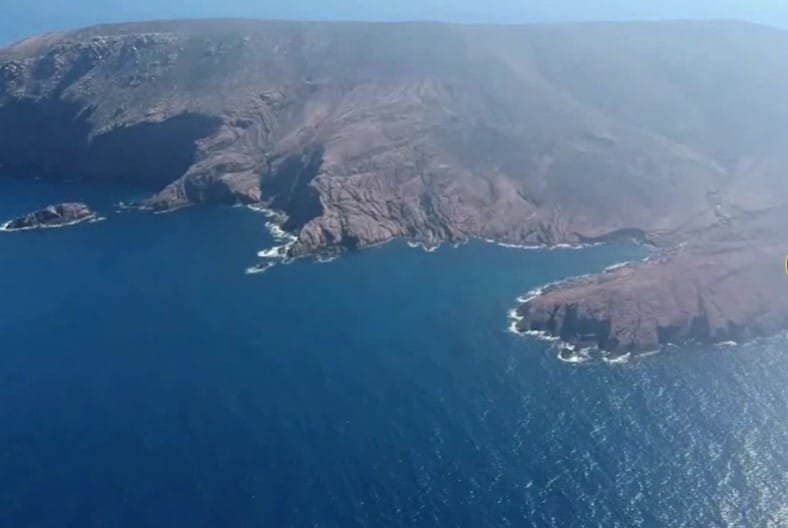 own-a-slice-of-paradise-in-greece:-uninhabited-island-near-mykonos-for-sale