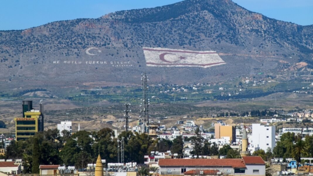 Το Συμβούλιο Ασφαλείας, ανανέωσε την εντολή της ειρηνευτικής δύναμης στην Κύπρο
