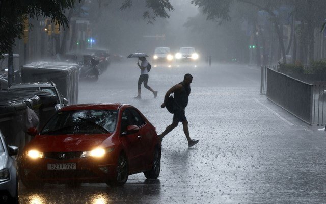 Σε-συναγερμό-Πορτογαλία-και-Ισπανία-πριν-από-την-έλευση-νέων-ισχυρών-καταιγίδων