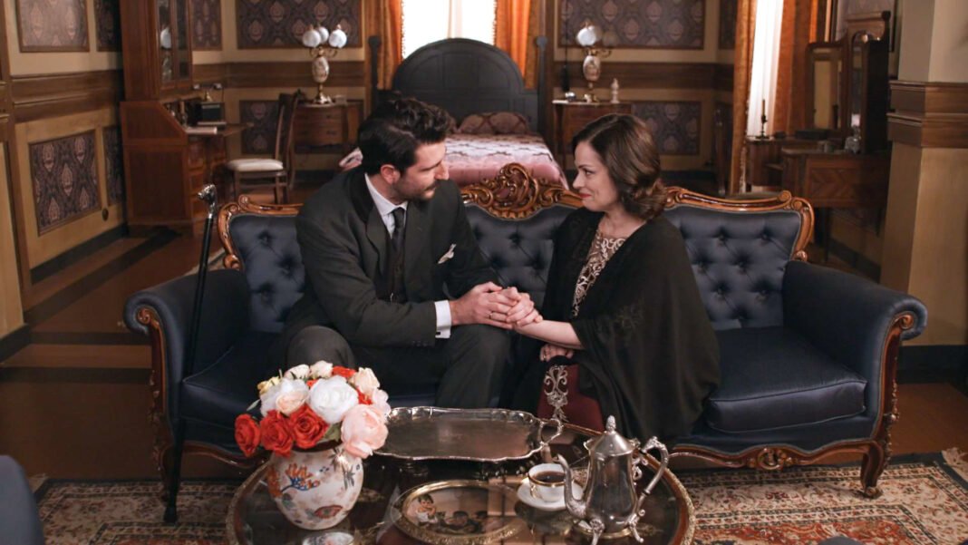 Grand Hotel: Ο Ρήγας συλλαμβάνεται για εσχάτη προδοσία, απόψε στις 21:00