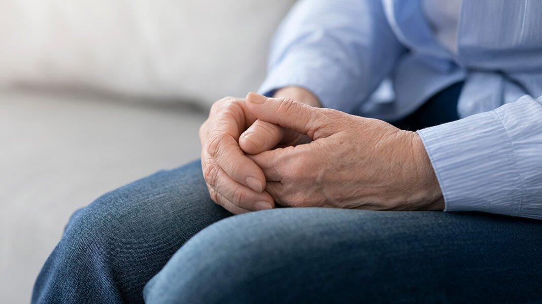 «Ακόμα-τον-περιμένω-να-έρθει-στο-σπίτι-μας»:-Συγκλονίζει-η-σύζυγος-του-72χρονου-που-πέθανε-μετά-από-άγρια-ληστεία-στα-Μέγαρα