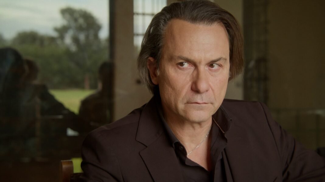 Να-μ’-αγαπάς:-Ο-Άγγελος-τινάζει-στον-αέρα-τη-συμφωνία-πώλησης-των-επιχειρήσεων