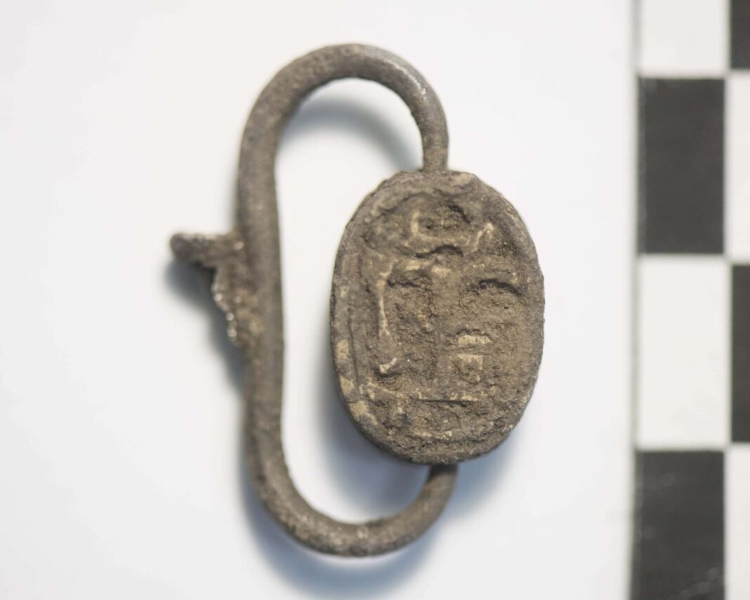 iron-age-phoenician-scarab-seal-discovered-in-a-remote-sardinian-settlement