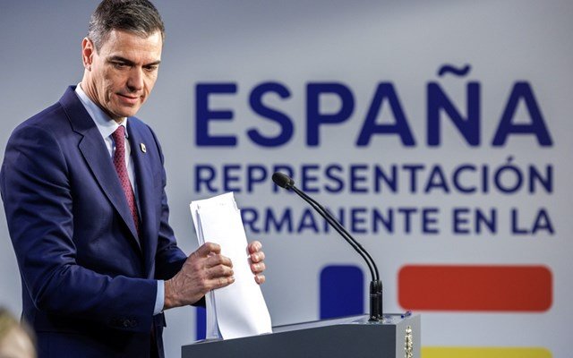 Τοπικές-εκλογές-στην-Ισπανία:-Πανωλεθρία-για-τους-σοσιαλιστές-του-Σάντσεθ-–-Νίκη-της-δεξιάς,-κερδίζει-έδαφος-η-ακροδεξιά