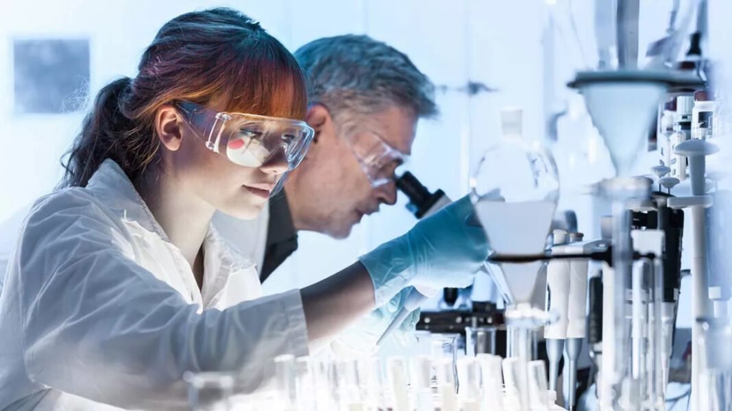 Ξεκίνησε-η-Ακαδημία-Σπάνιων-Ασθενών-Ελλάδος:-Τα-μέλη-της-θα-συμμετέχουν-στην-ανάπτυξη-και-έγκριση-φαρμάκων