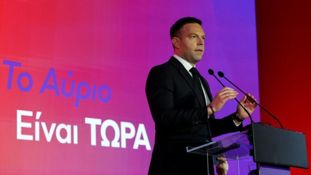 Ευτράπελα στο κόμμα Κασσελάκη: Σύνεδροι χωρίς… την ομιλία τους και προτάσεις εκτός πραγματικότητας