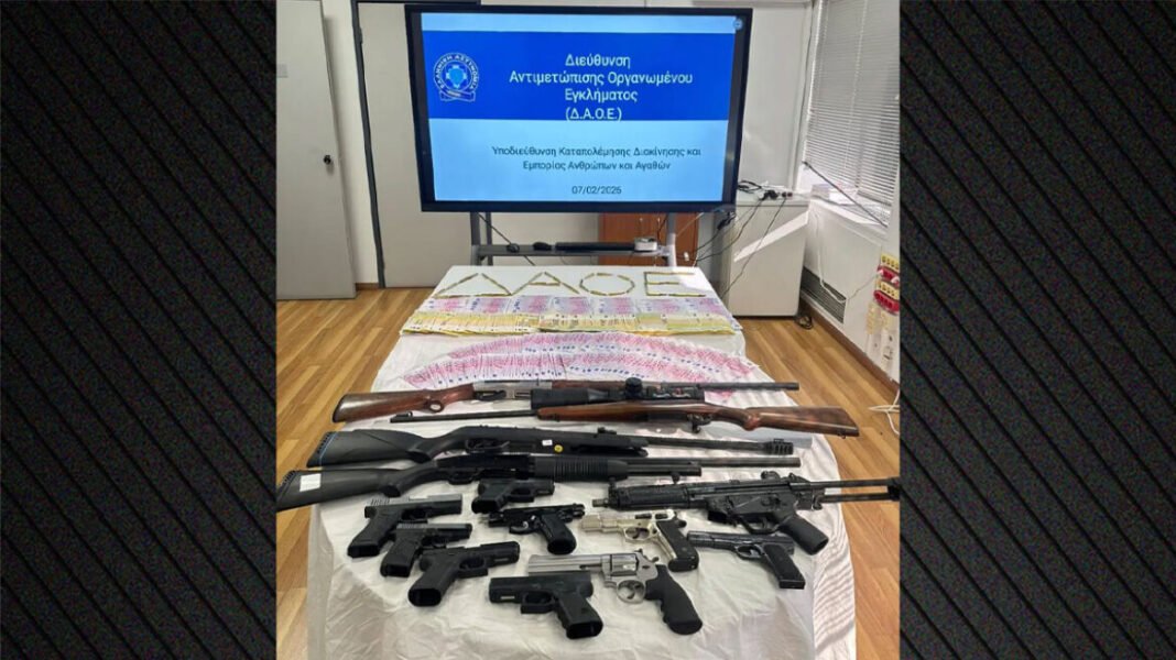 Κινέζος,-καρούμπαλο,-τσουβάλια:-Πώς-δρούσε-το-κύκλωμα-με-τα-λαθραία-τσιγάρα-και-οι-κωδικές-ονομασίες-–-Ζημιά-εκατομμυρίων-ευρώ-για-το-Δημόσιο